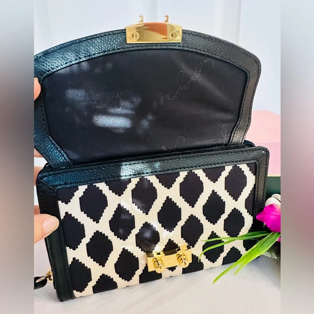 VERA BRADLEY ~ Black/Cream Geometric Wristlet Pebble Leather Trim Gold Hardware - Picture 7 of 13